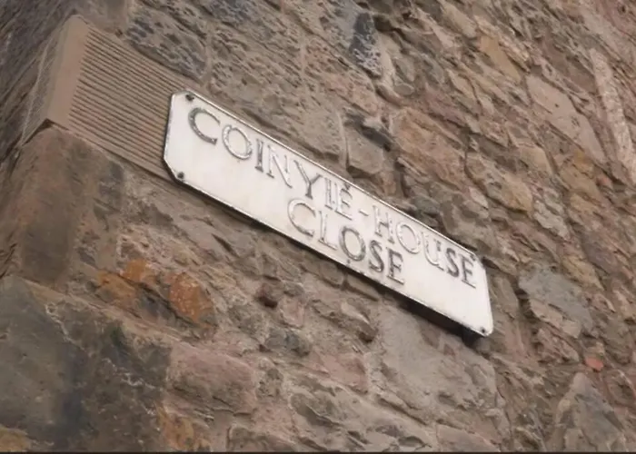 Jewel Of Royal Mile Apartment